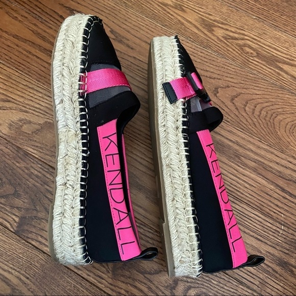 BNWT Kendall +‎ Kylie women’s  black and pink espadrilles in size 8 - Picture 10 of 12
